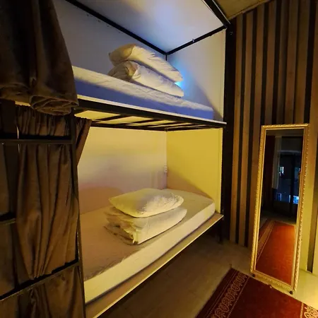 Karvi Hostel & Suites Batumi Exterior photo